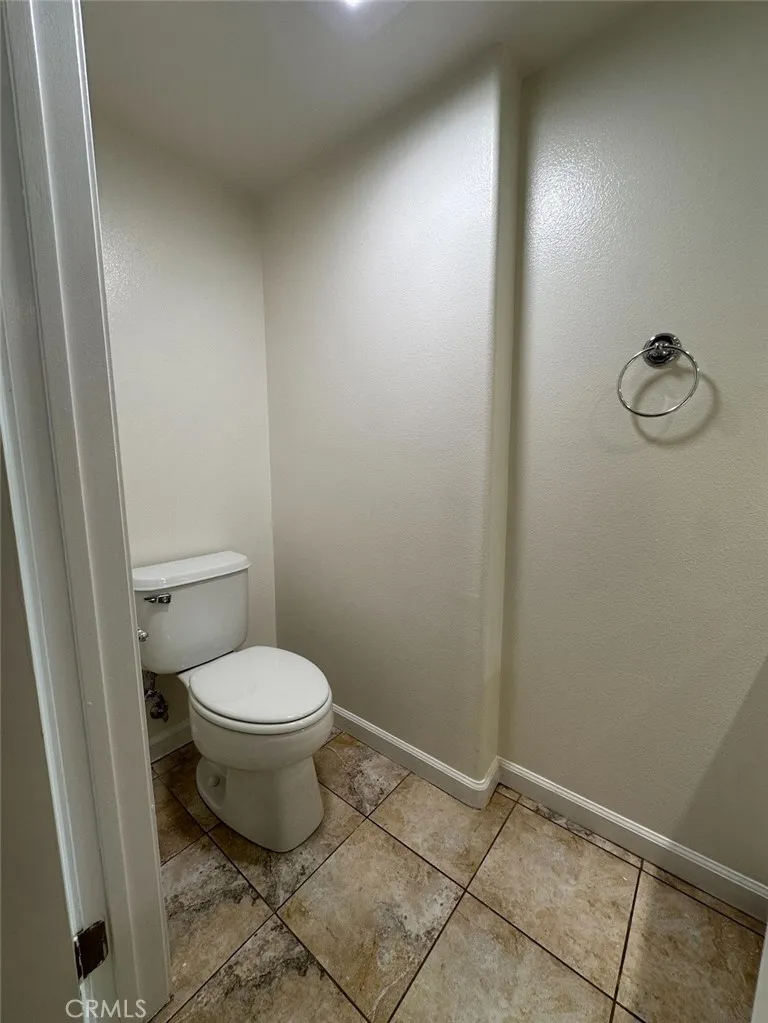 6446 Woodley Avenue 3, Lake Balboa, California 91406 home-pic-18